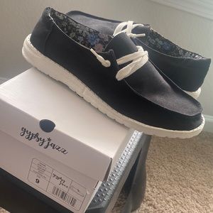 NEW! Gypsy Jazz womens size 9